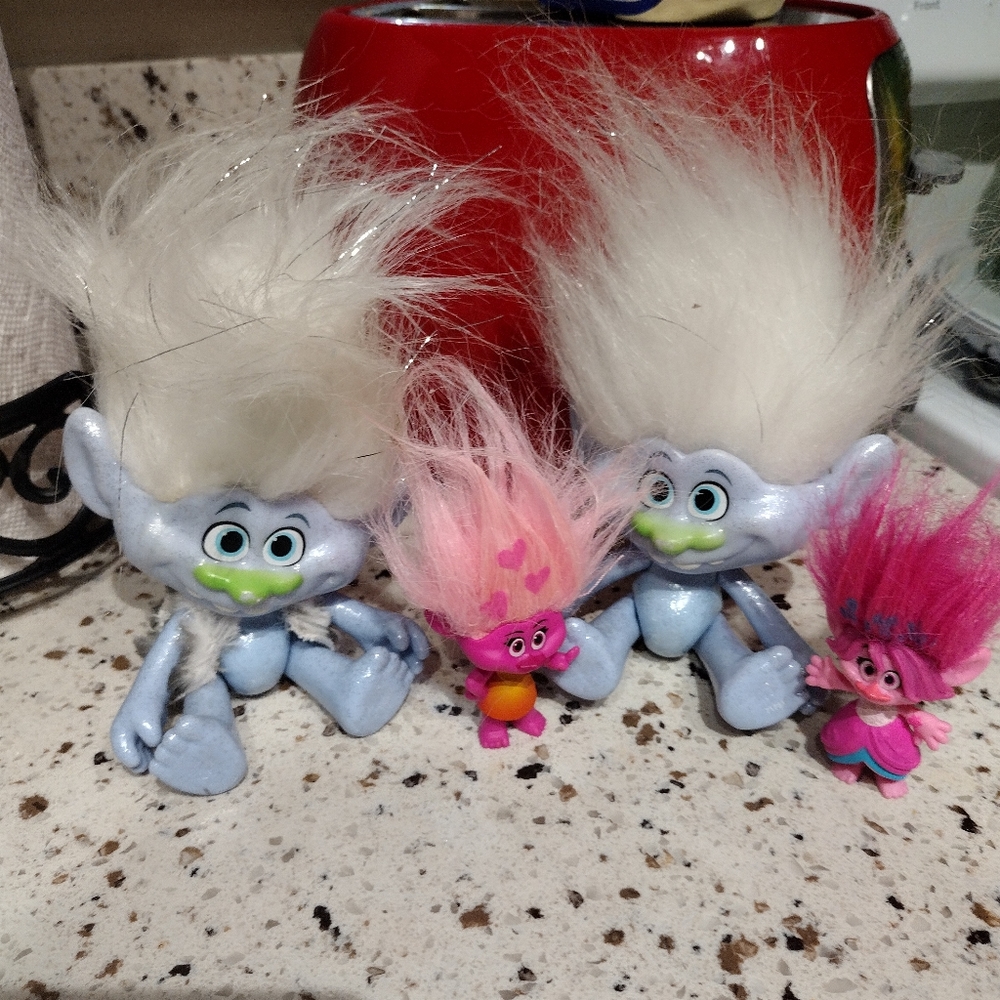 Euc lot of (4) trolls